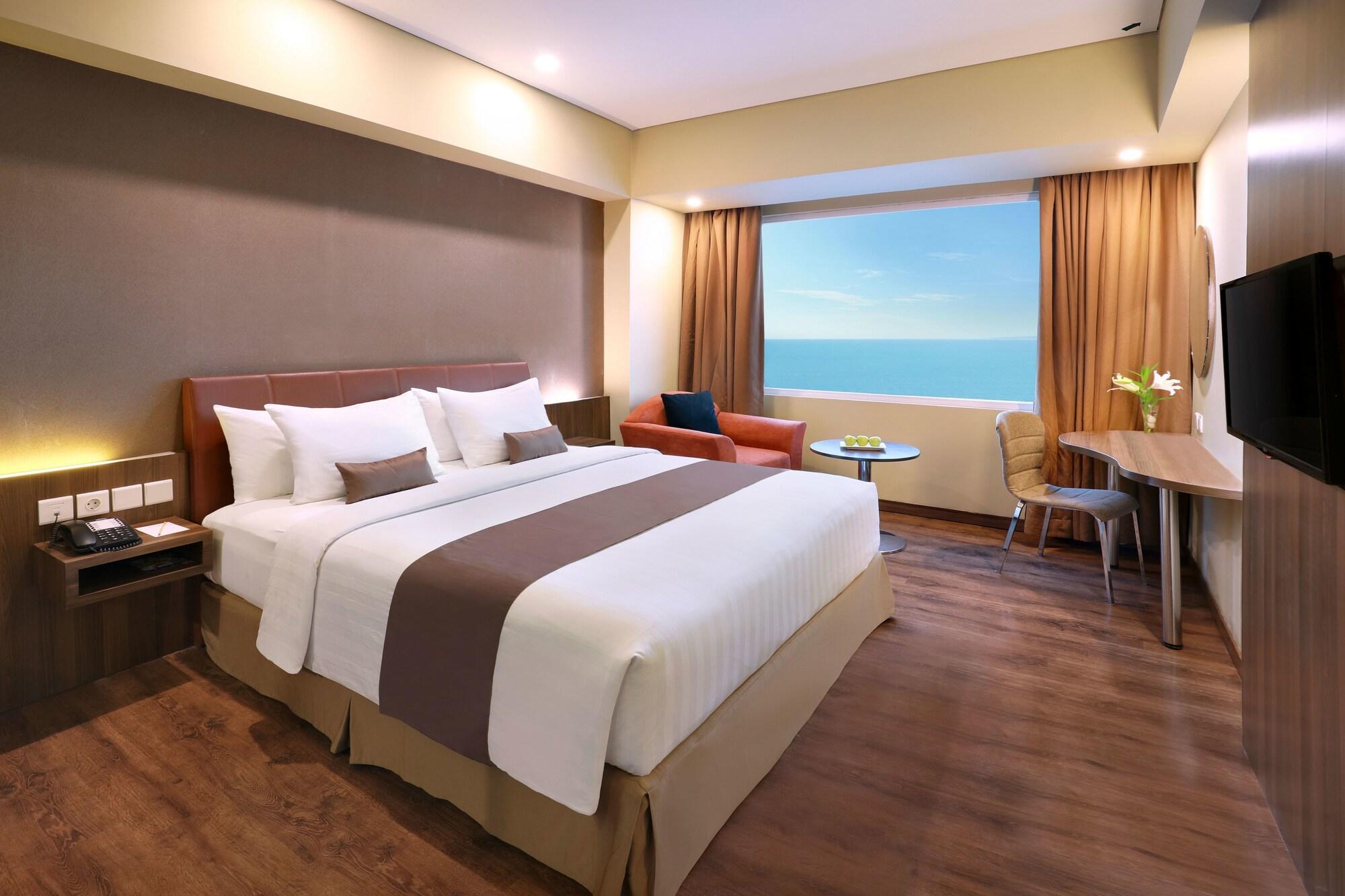 Aston Kupang Hotel & Convention Center Екстериор снимка