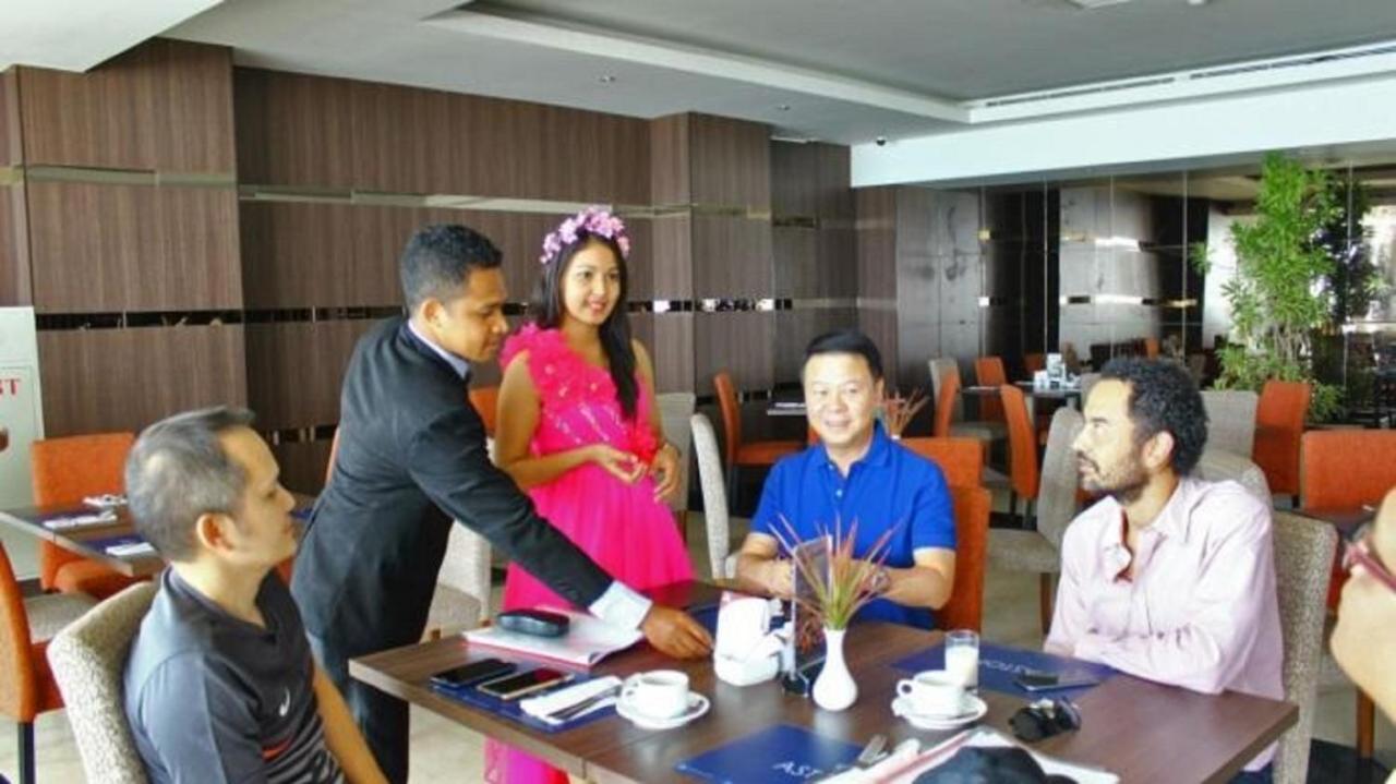 Aston Kupang Hotel & Convention Center Екстериор снимка