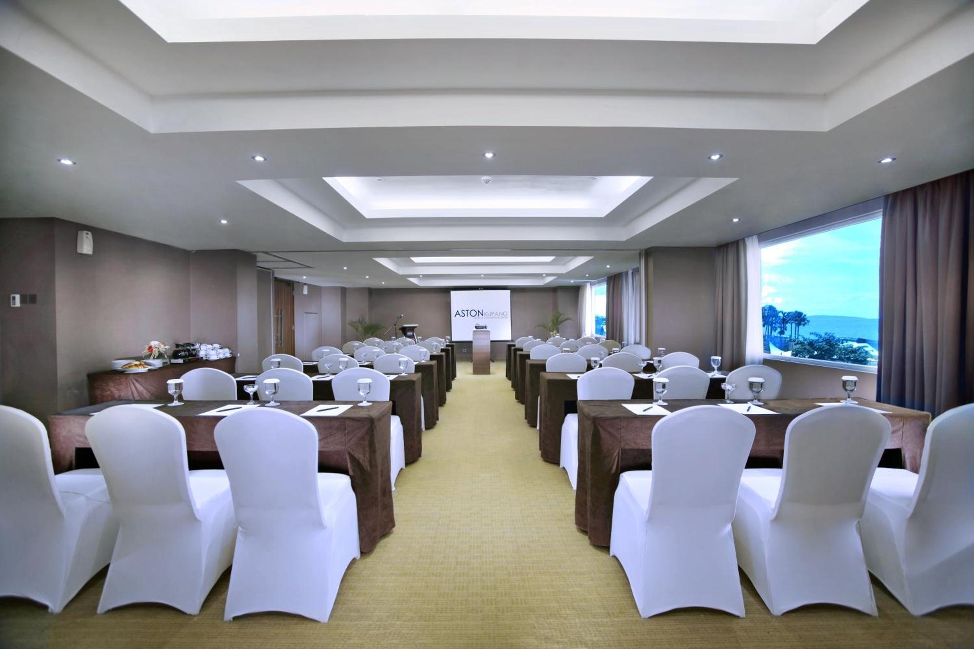 Aston Kupang Hotel & Convention Center Екстериор снимка