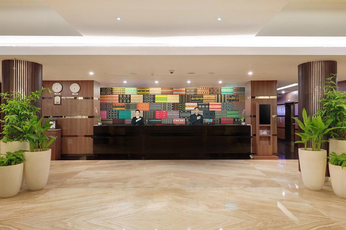 Aston Kupang Hotel & Convention Center Екстериор снимка