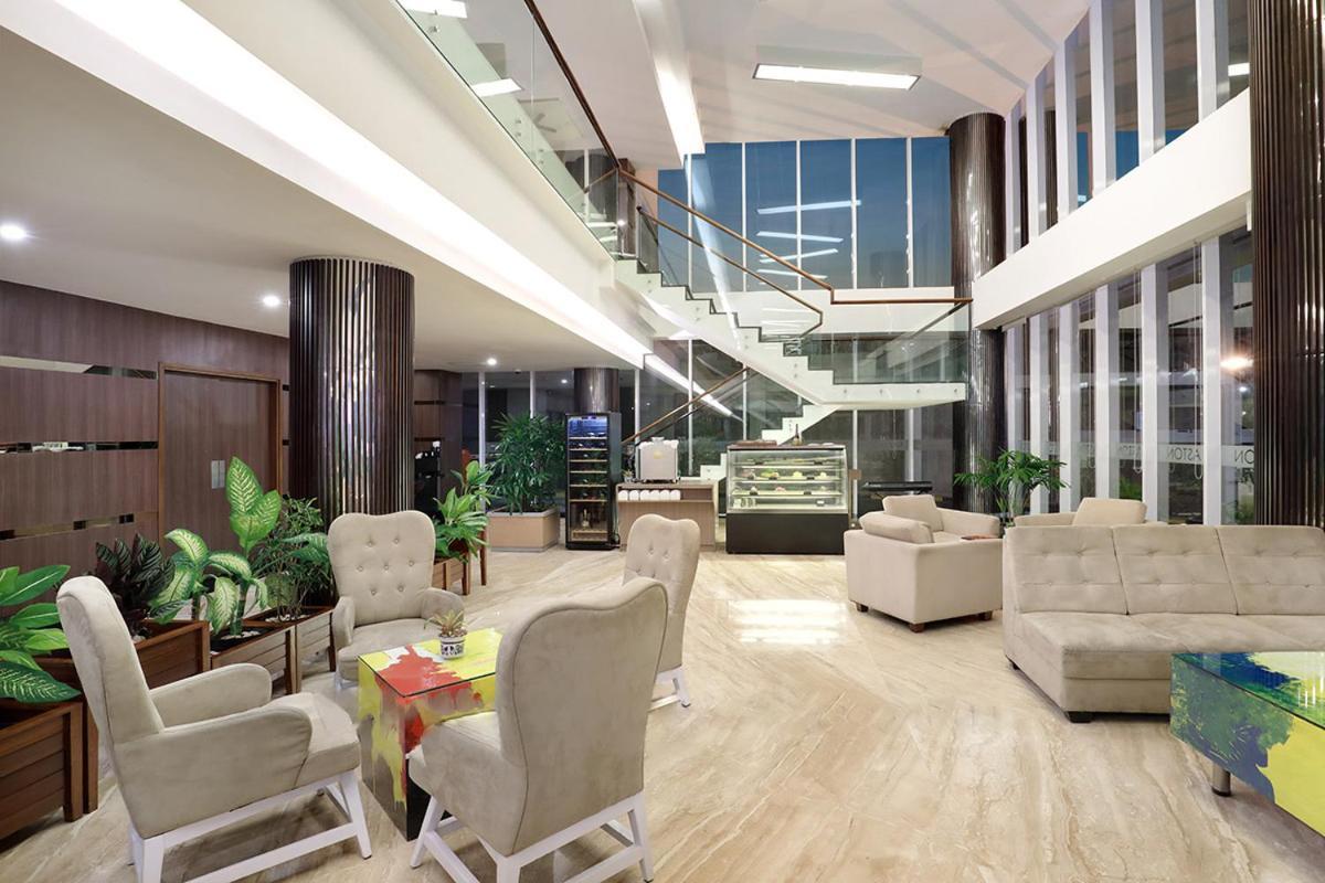 Aston Kupang Hotel & Convention Center Екстериор снимка