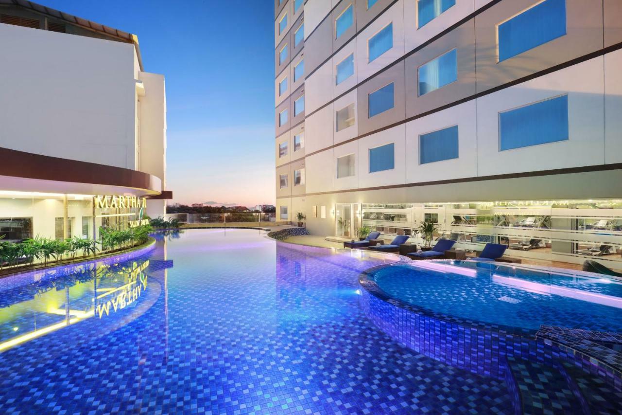 Aston Kupang Hotel & Convention Center Екстериор снимка